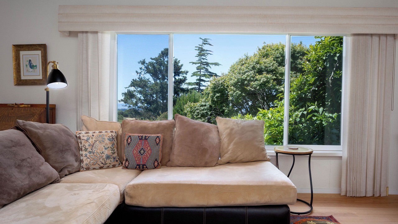 Photo of Livingroom in East Richmond Heights