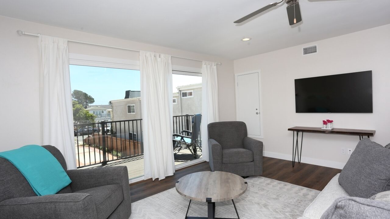 Photo of Livingroom in Crown Point