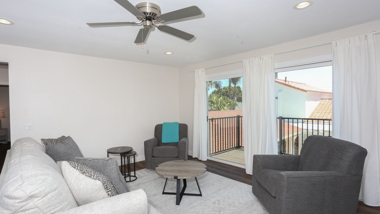 Photo of Livingroom in Crown Point