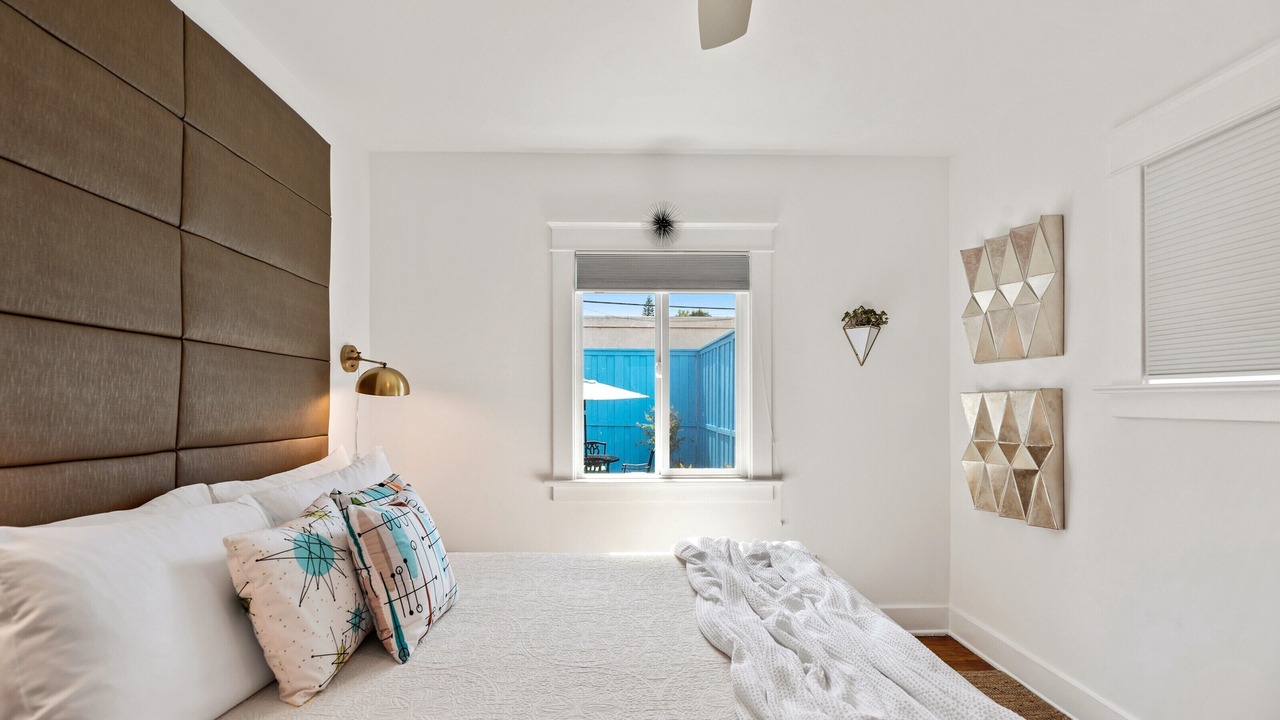 Photo of Bedroom in Altadena