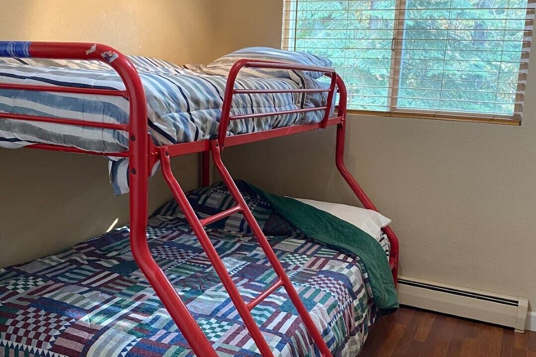 Photo of Bedroom in Country Club Estates