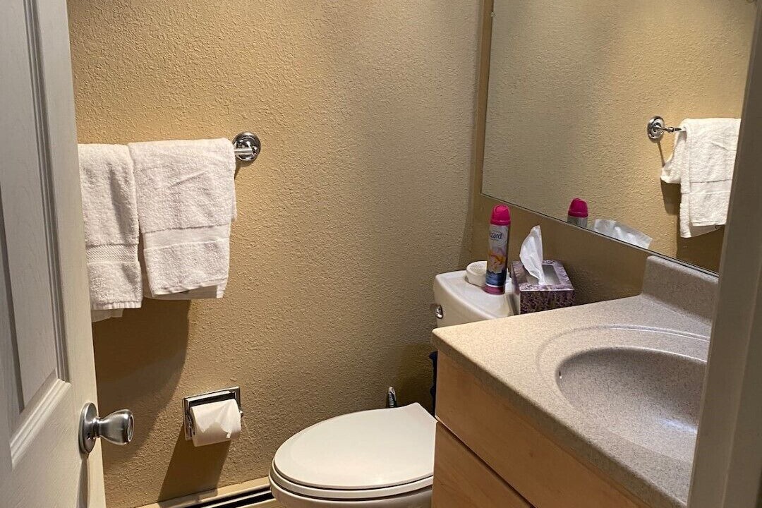Photo of Bathroom in Country Club Estates