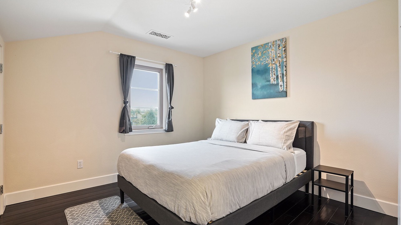 Photo of Bedroom in Fremont