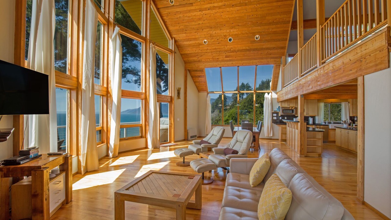 Photo of Livingroom in Shelter Cove