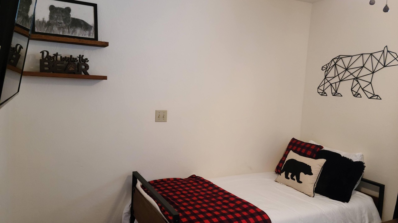 Photo of Bedroom in Springville