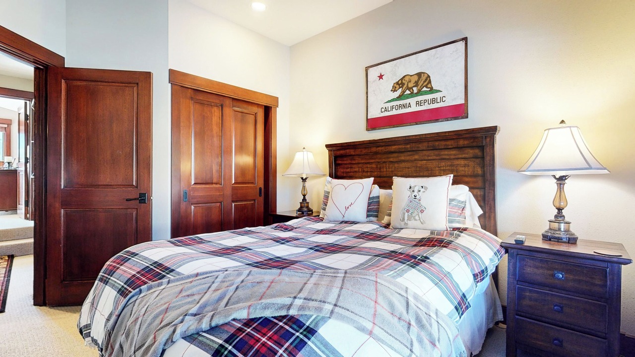 Photo of Bedroom in Mammoth Lakes
