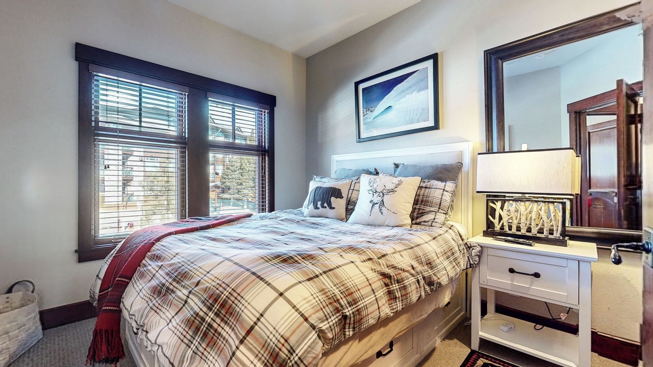 Photo of Bedroom in Mammoth Lakes