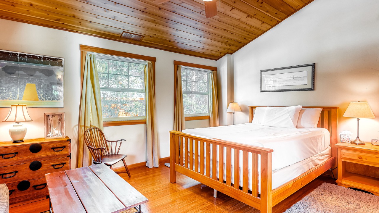 Photo of Bedroom in Serene Lakes