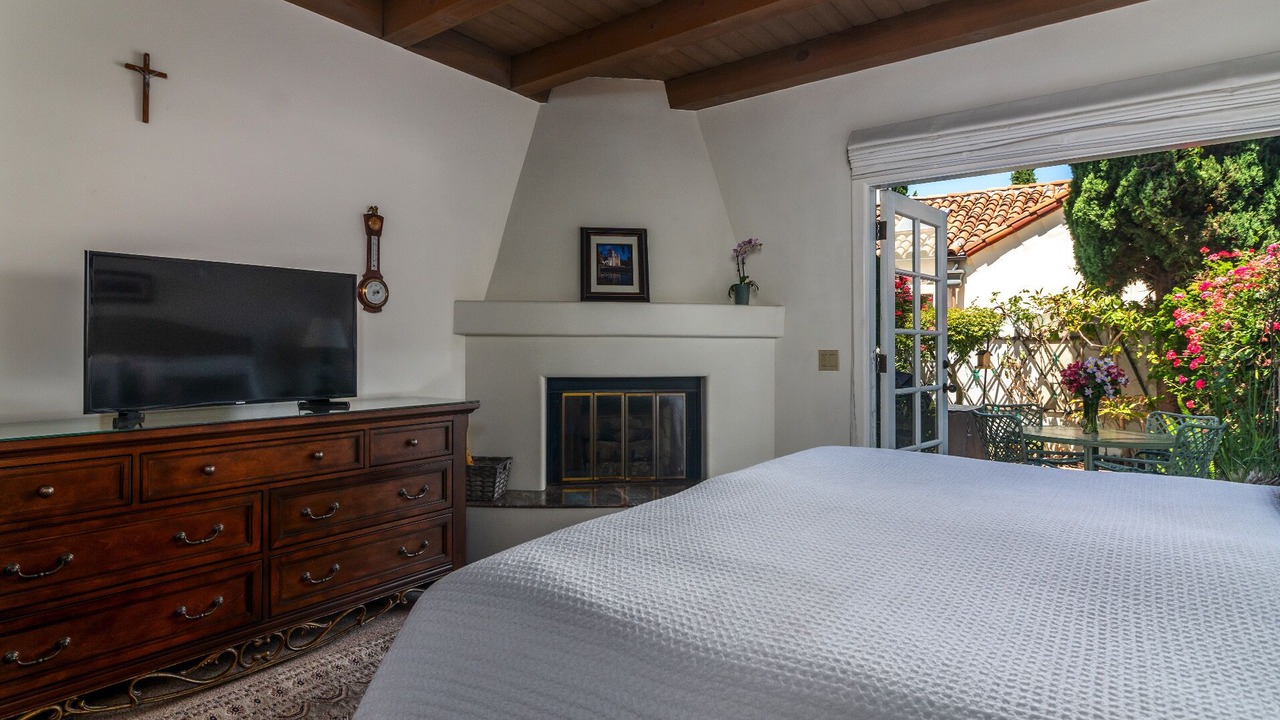 Photo of Bedroom in Laguna
