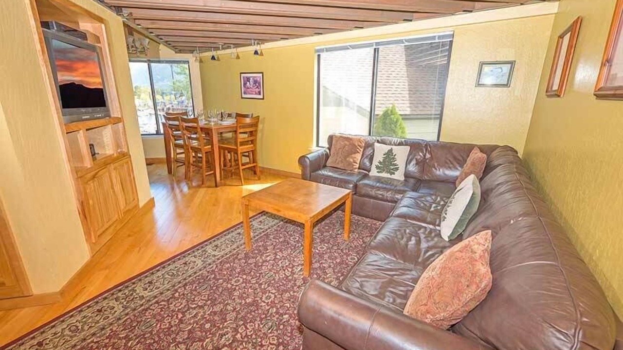 Photo of Livingroom in Tahoe Keys