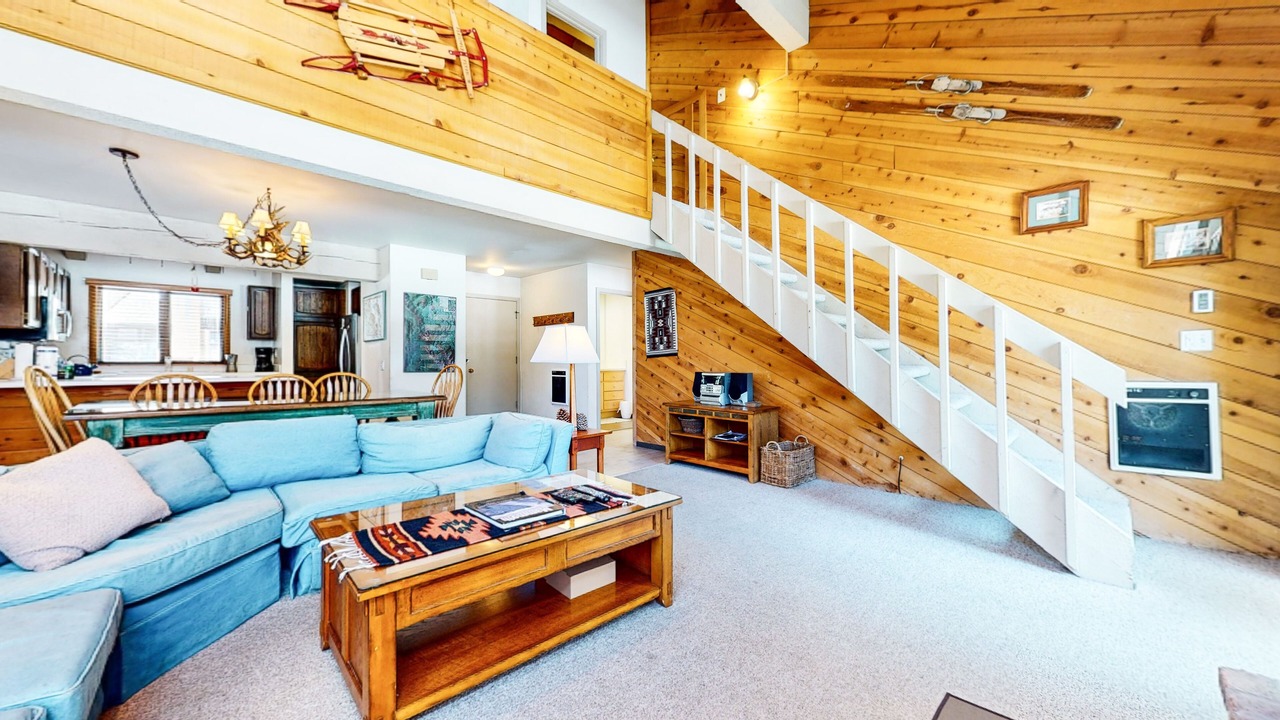 Photo of Livingroom in Mammoth Lakes