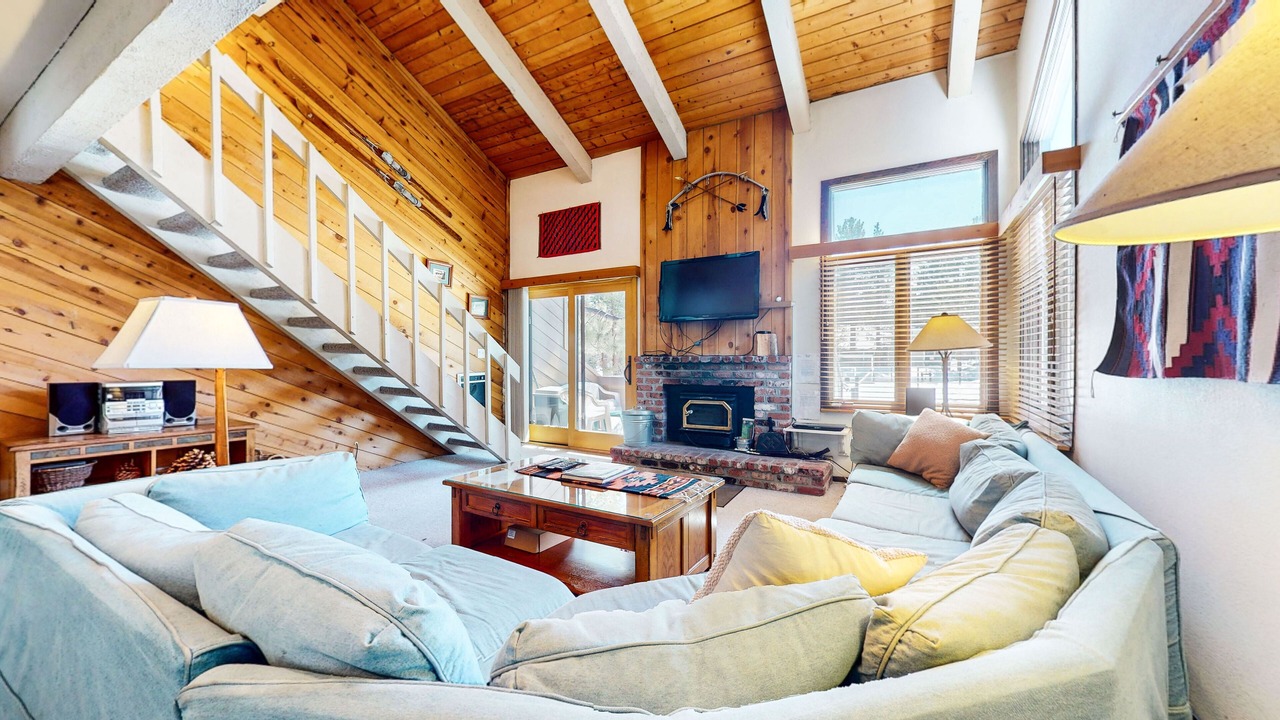 Photo of Livingroom in Mammoth Lakes