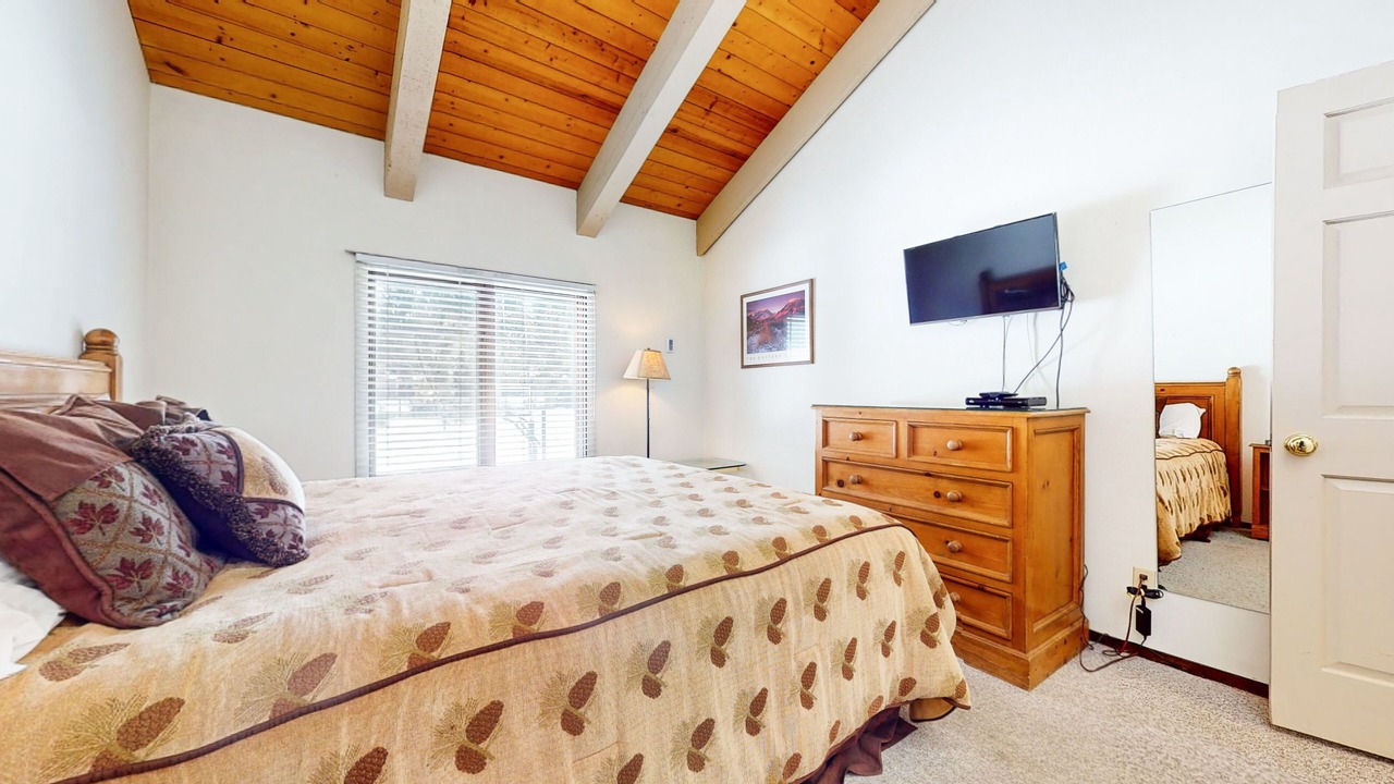 Photo of Bedroom in Mammoth Lakes