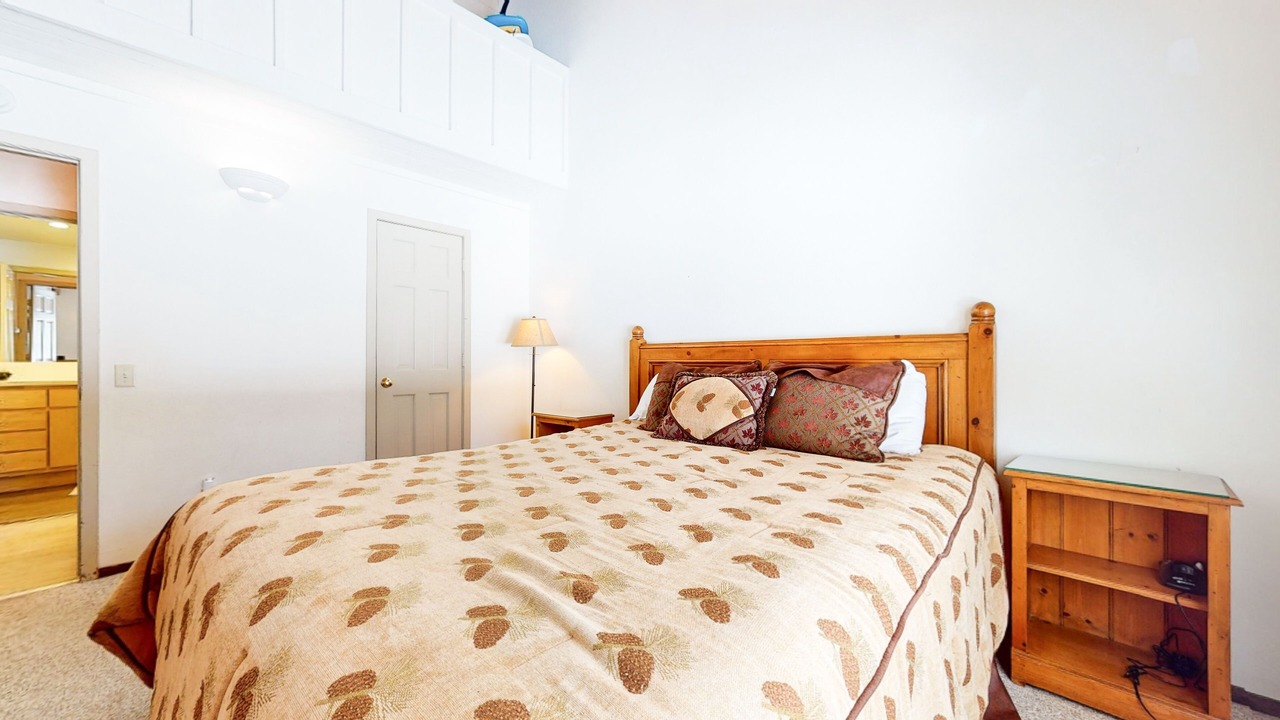 Photo of Bedroom in Mammoth Lakes