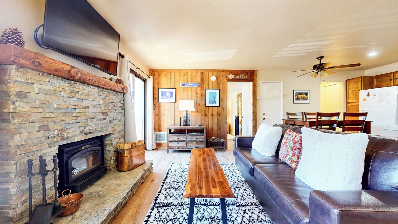 Photo of Livingroom in Mammoth Lakes