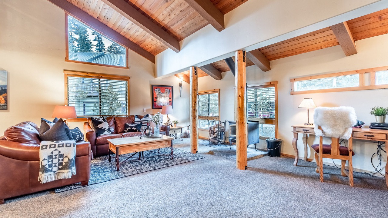 Photo of Livingroom in Mammoth Lakes