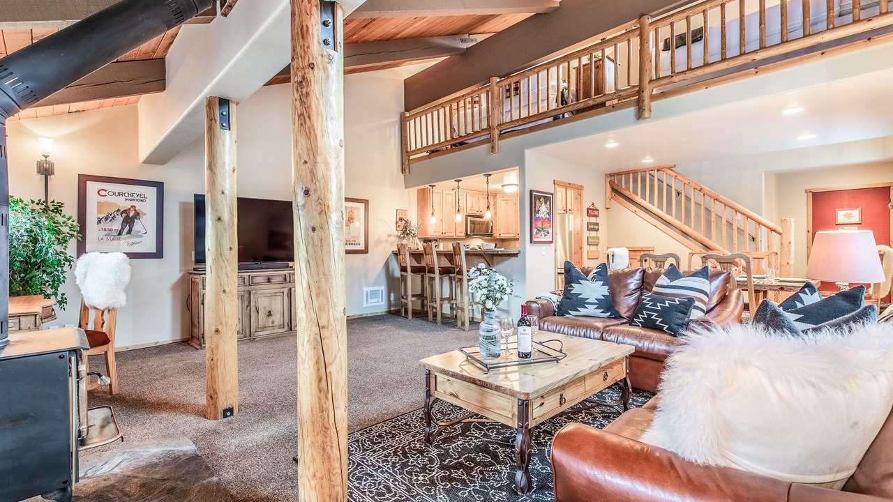 Photo of Livingroom in Mammoth Lakes