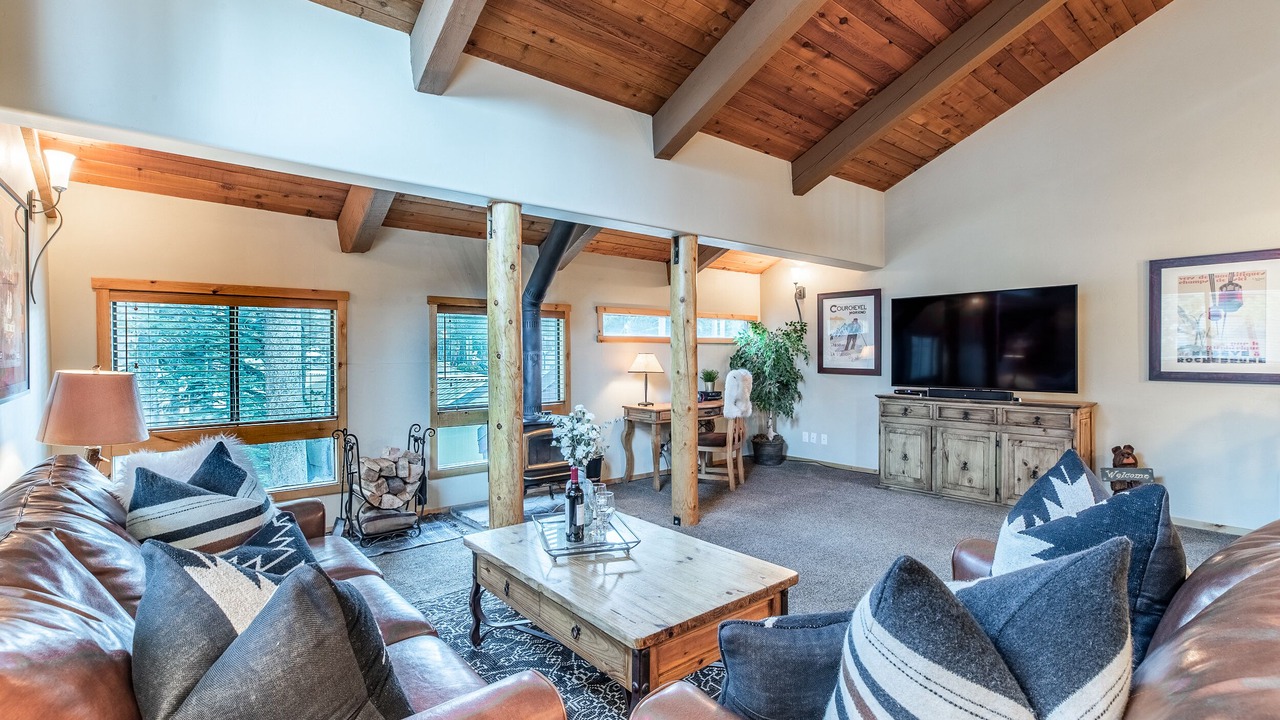 Photo of Livingroom in Mammoth Lakes