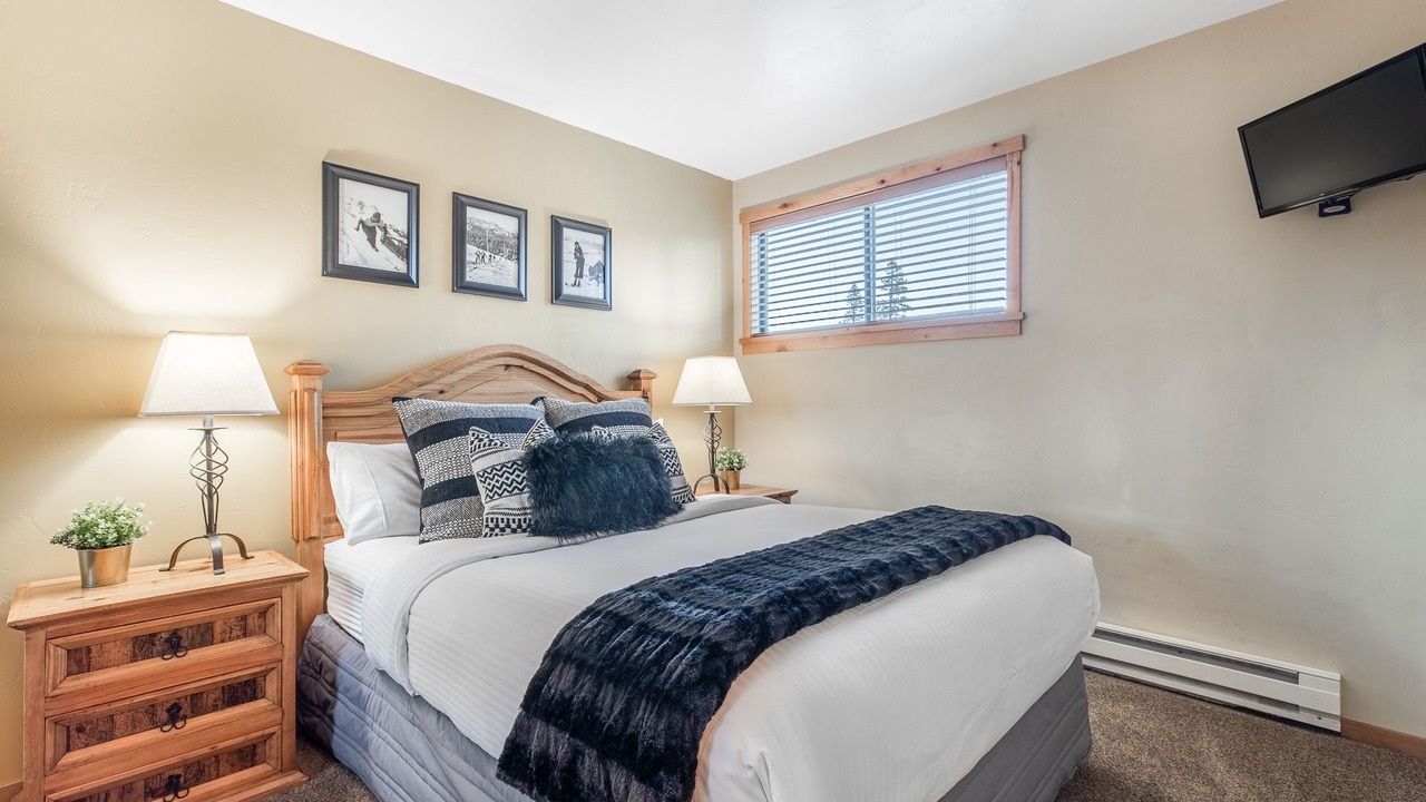 Photo of Bedroom in Mammoth Lakes