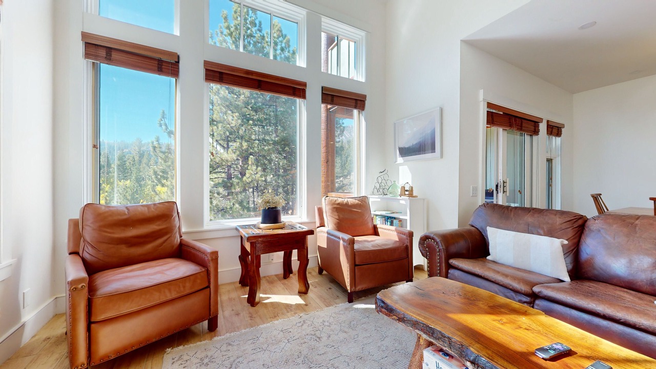 Photo of Livingroom in Mammoth Lakes