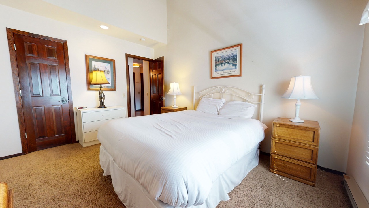 Photo of Bedroom in Mammoth Lakes