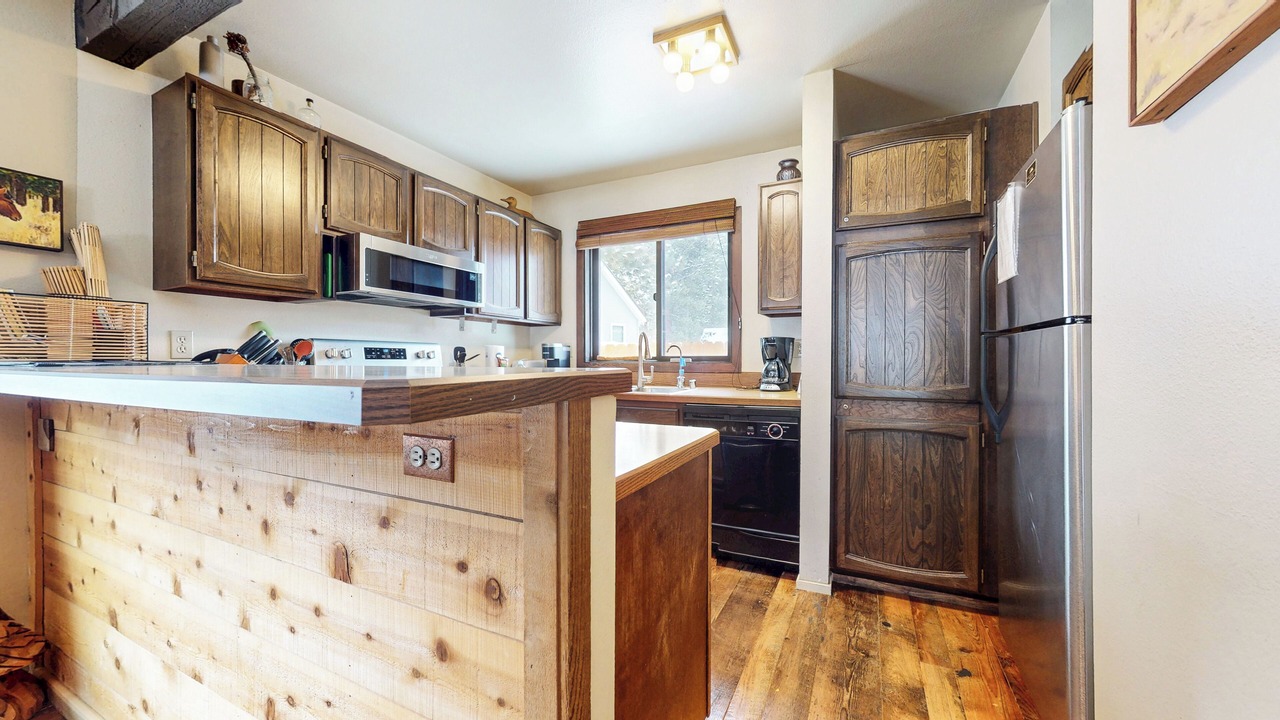 Photo of Kitchen in Mammoth Lakes