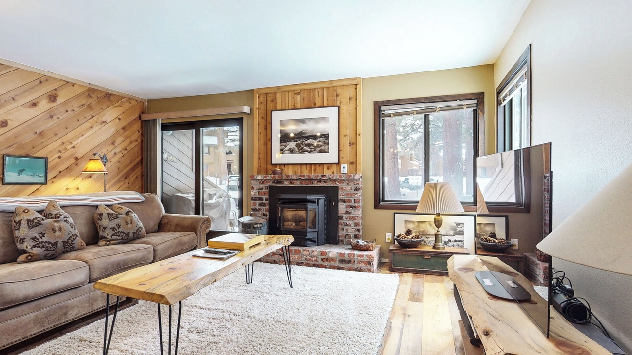 Photo of Livingroom in Mammoth Lakes