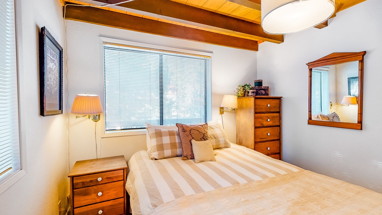 Photo of Bedroom in Serene Lakes