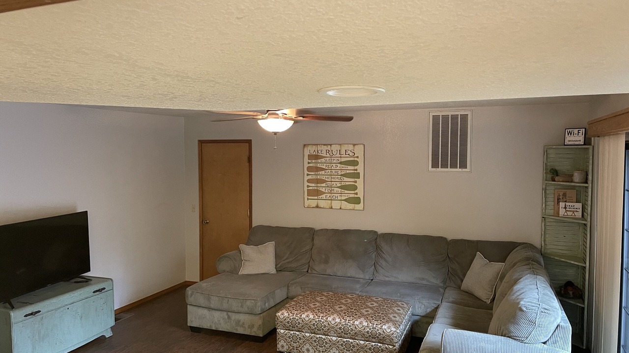 Photo of Livingroom in Lakeshore
