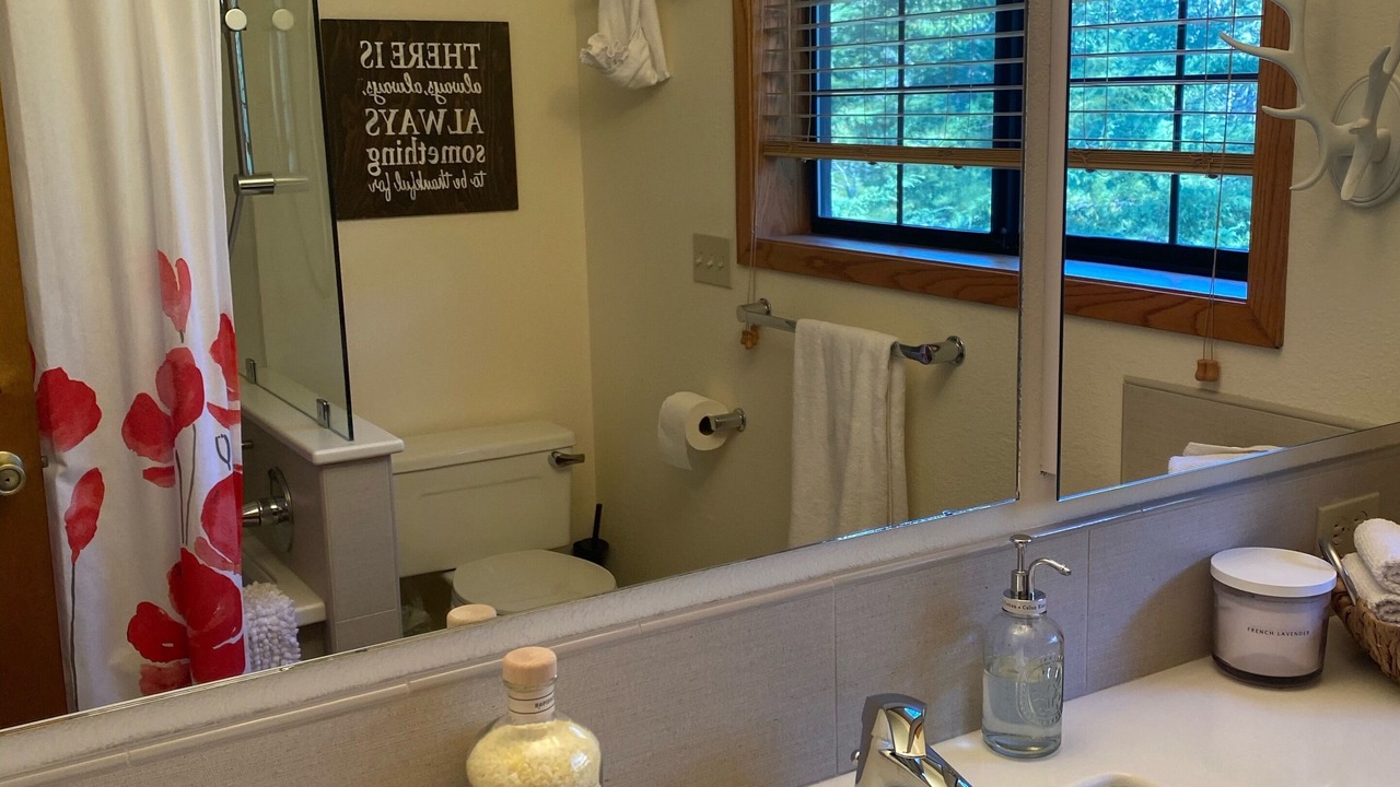 Photo of Bathroom in Lakeshore