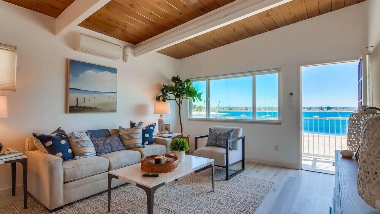 Photo of Livingroom in Central Mission Beach