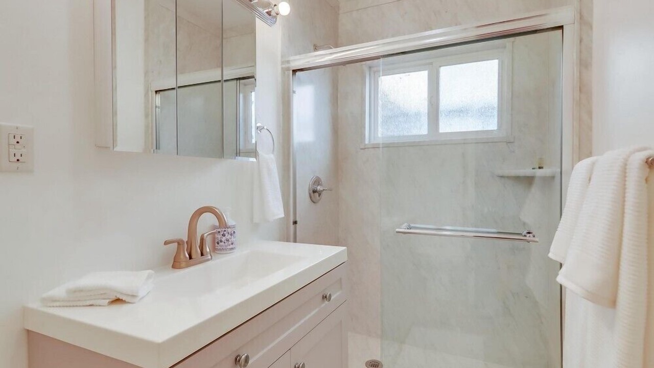 Photo of Bathroom in Central Mission Beach