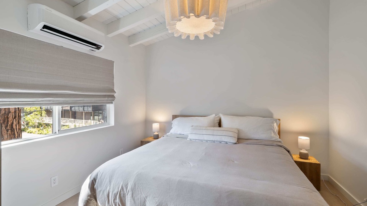 Photo of Bedroom in Lakeside Park