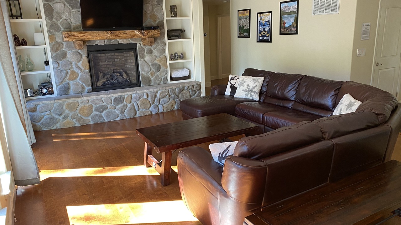 Photo of Livingroom in Pioneer Trail