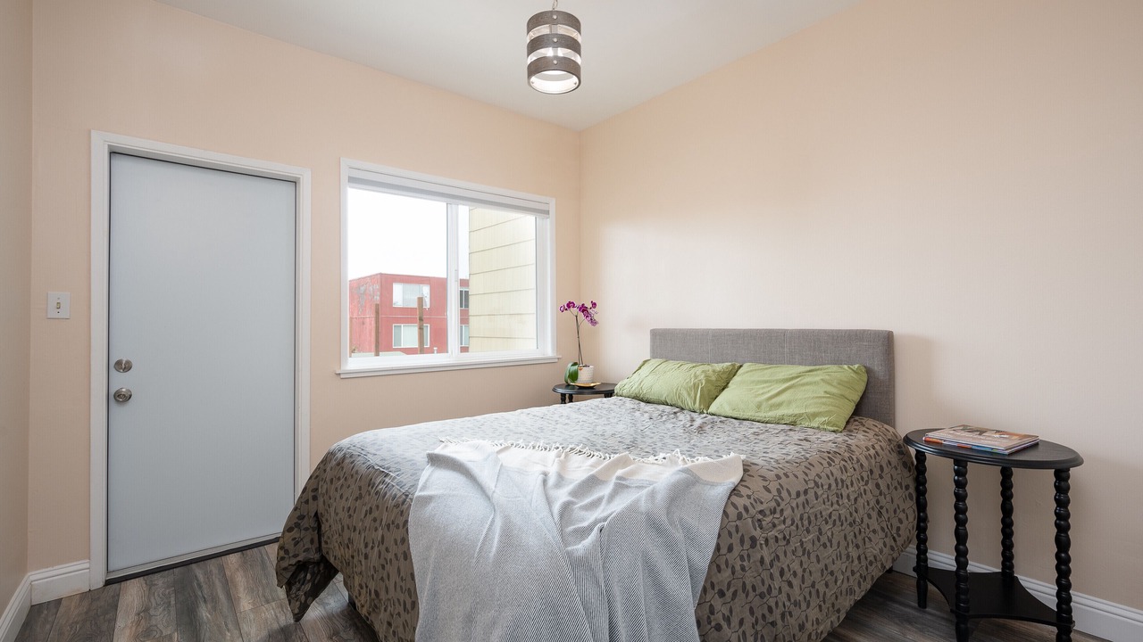 Photo of Bedroom in Outer Sunset