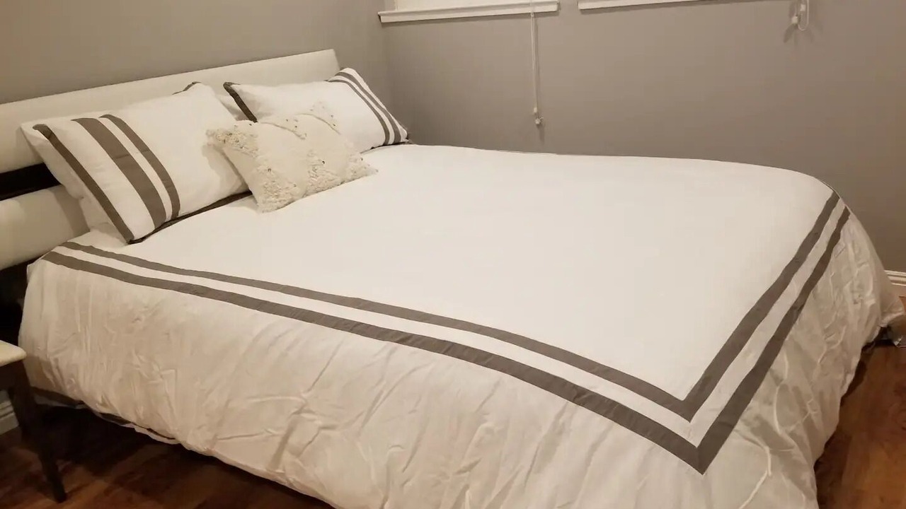 Photo of Bedroom in Evergreen Park
