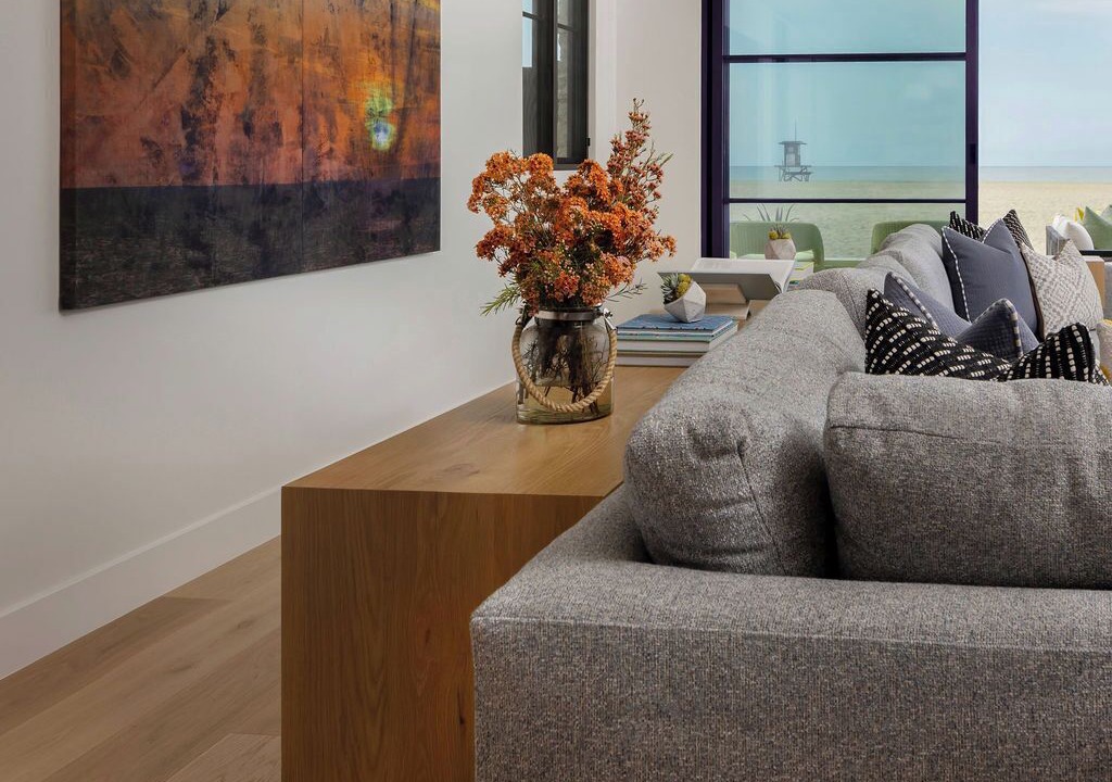 Photo of Livingroom in Balboa Peninsula