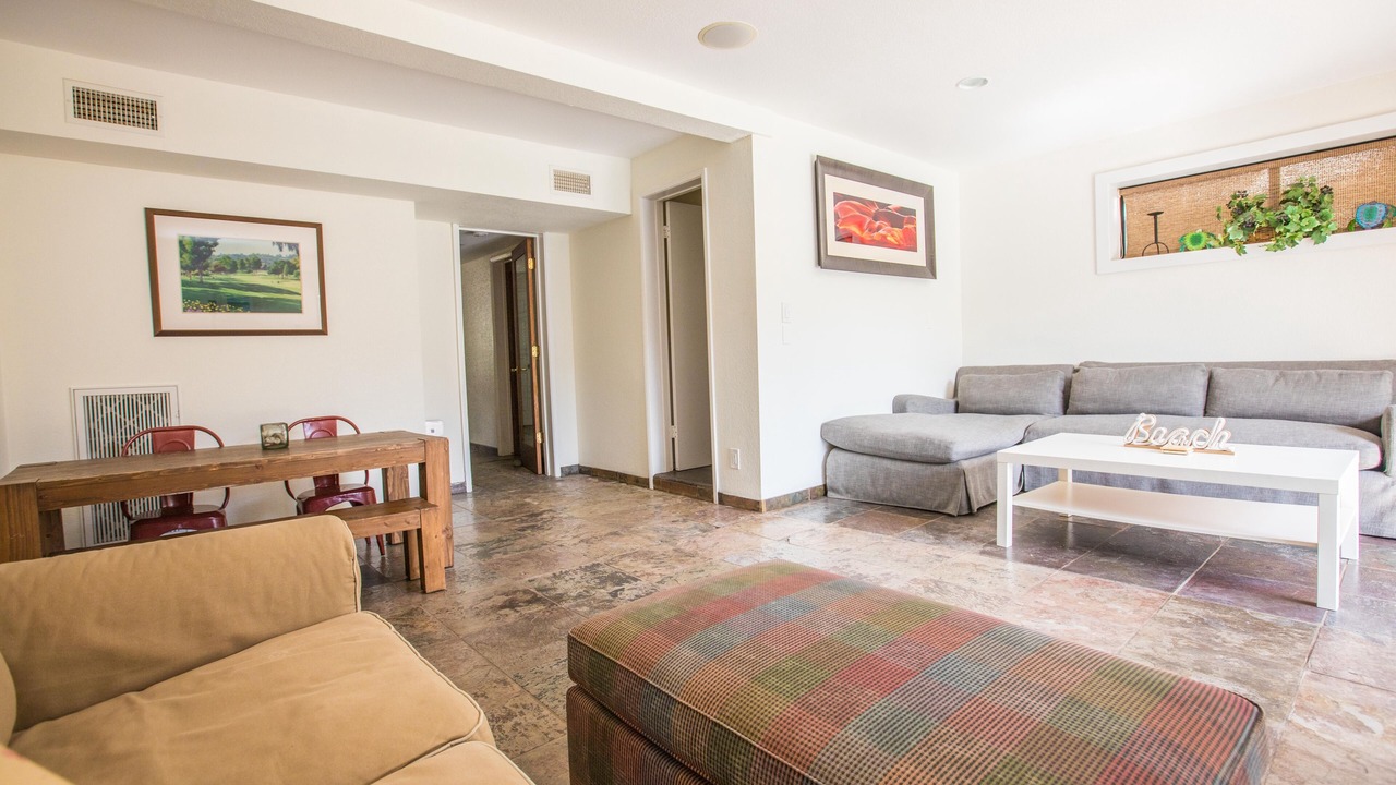 Photo of Livingroom in North Pacific Beach