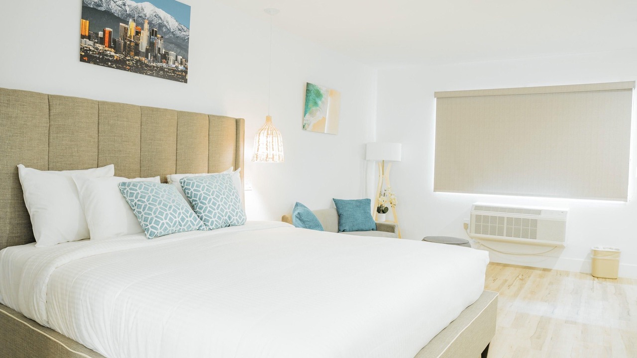 Photo of Bedroom in Belmont Shore