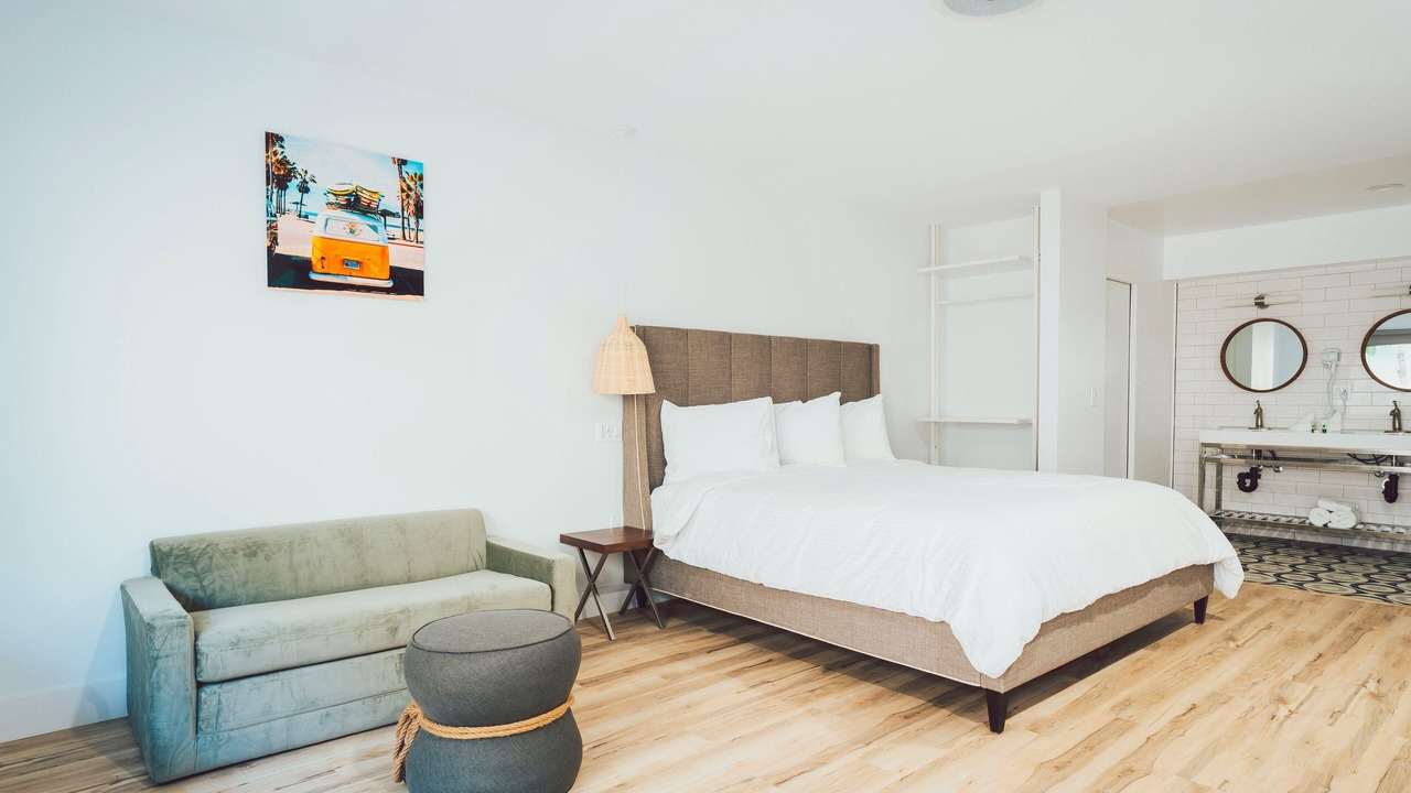 Photo of Bedroom in Belmont Shore