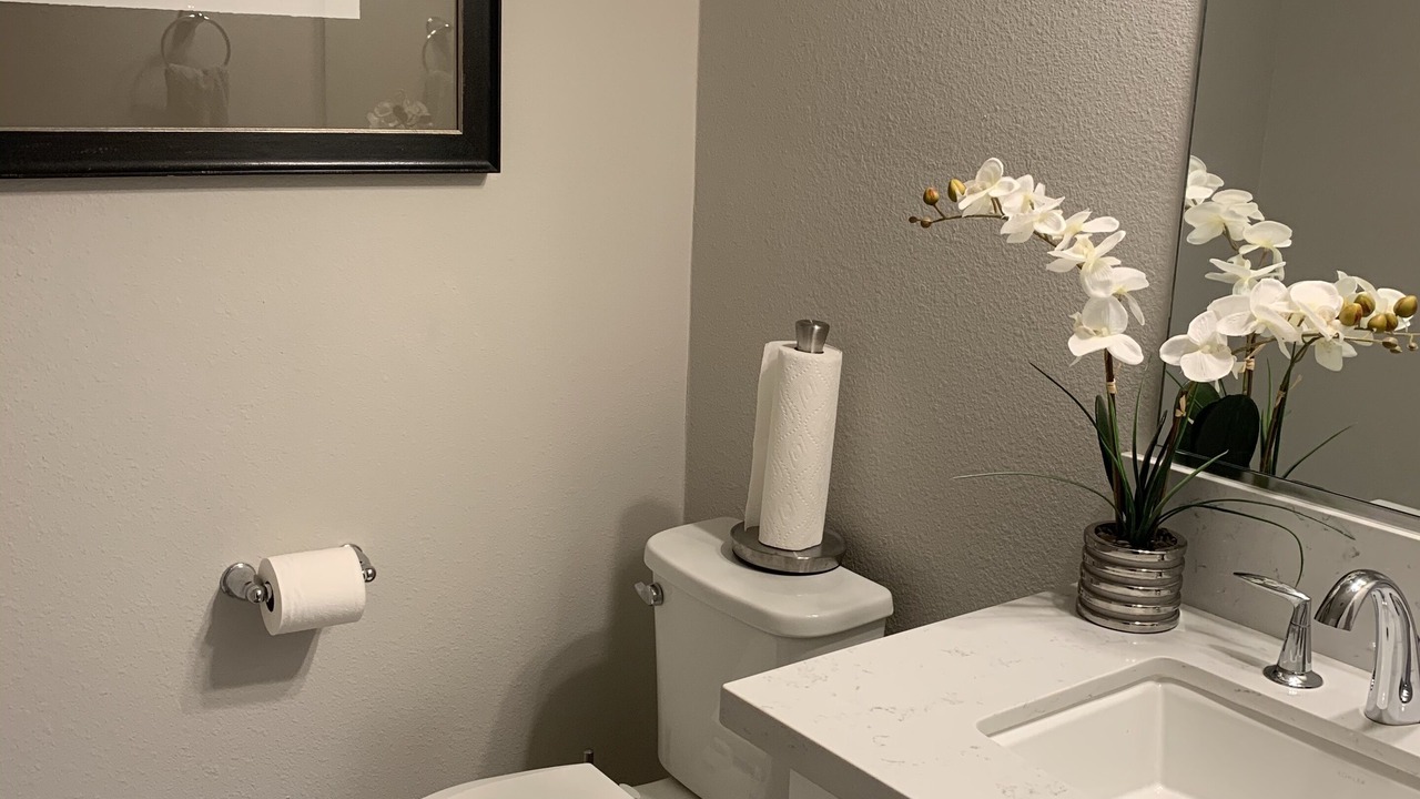 Photo of Bathroom in Raisin