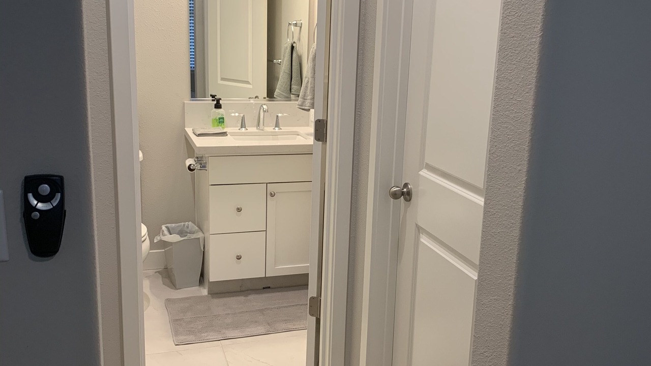 Photo of Bathroom in Raisin