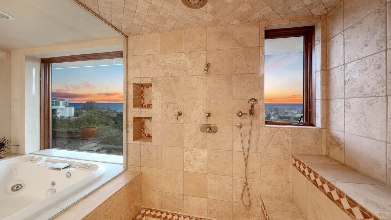 Photo of Bathroom in Top of the World