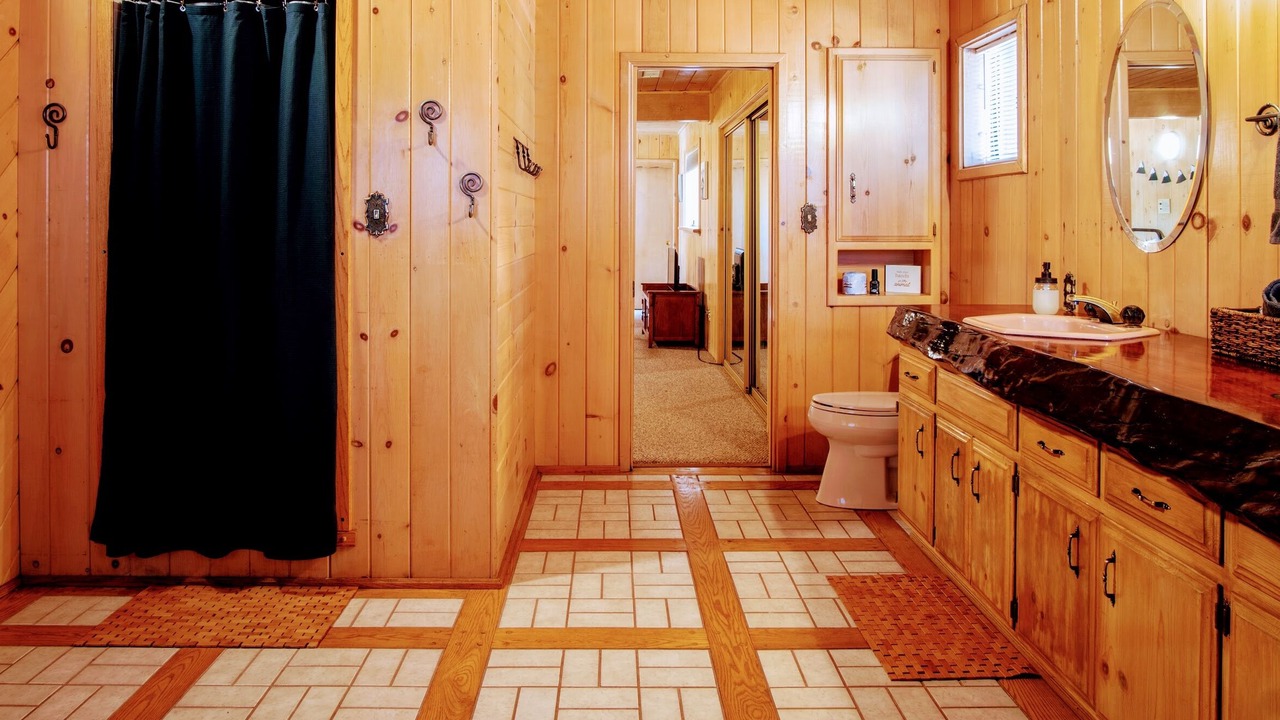 Photo of Bathroom in Ponderosa