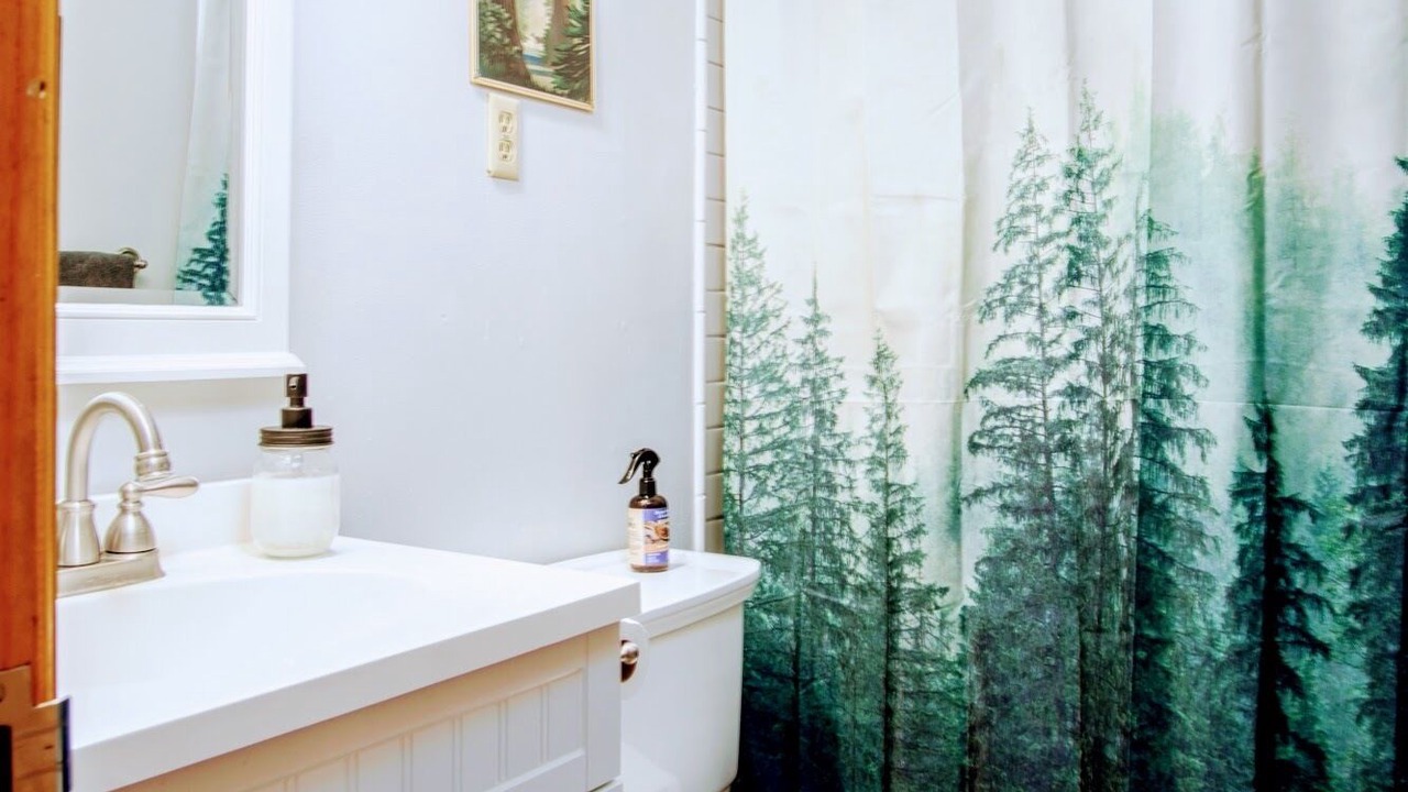 Photo of Bathroom in Ponderosa