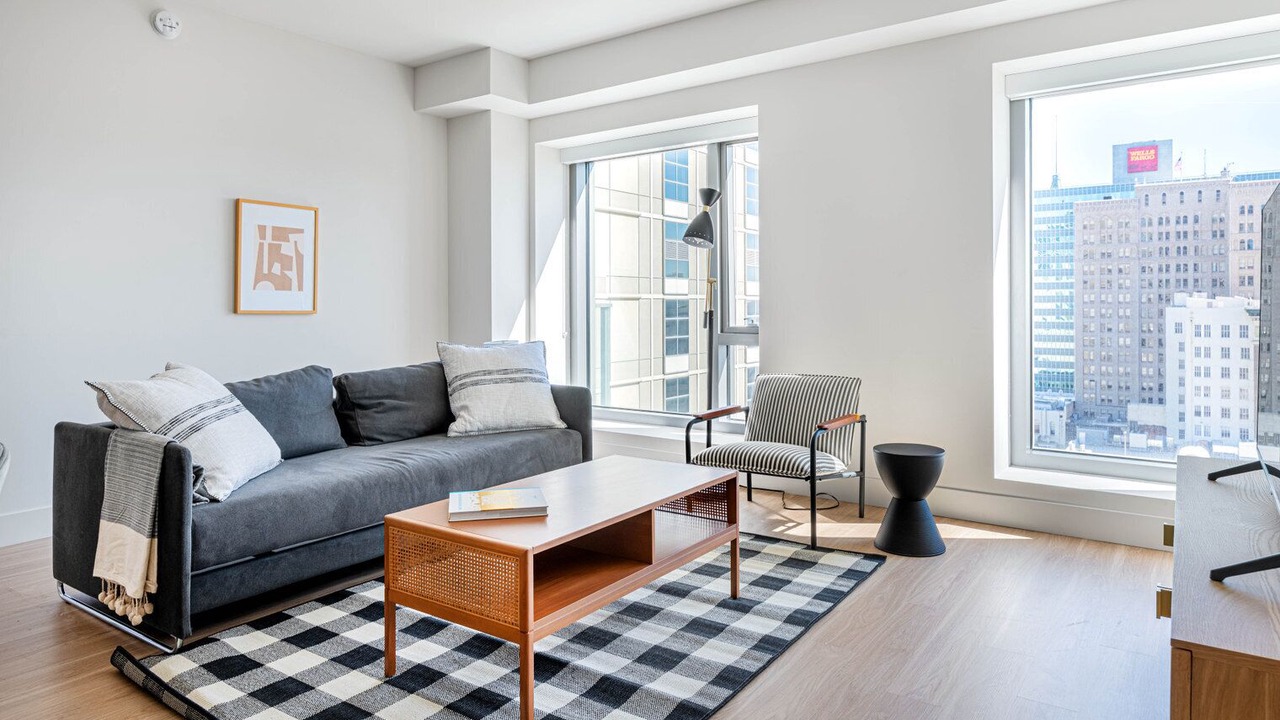 Photo of Livingroom in Downtown Oakland