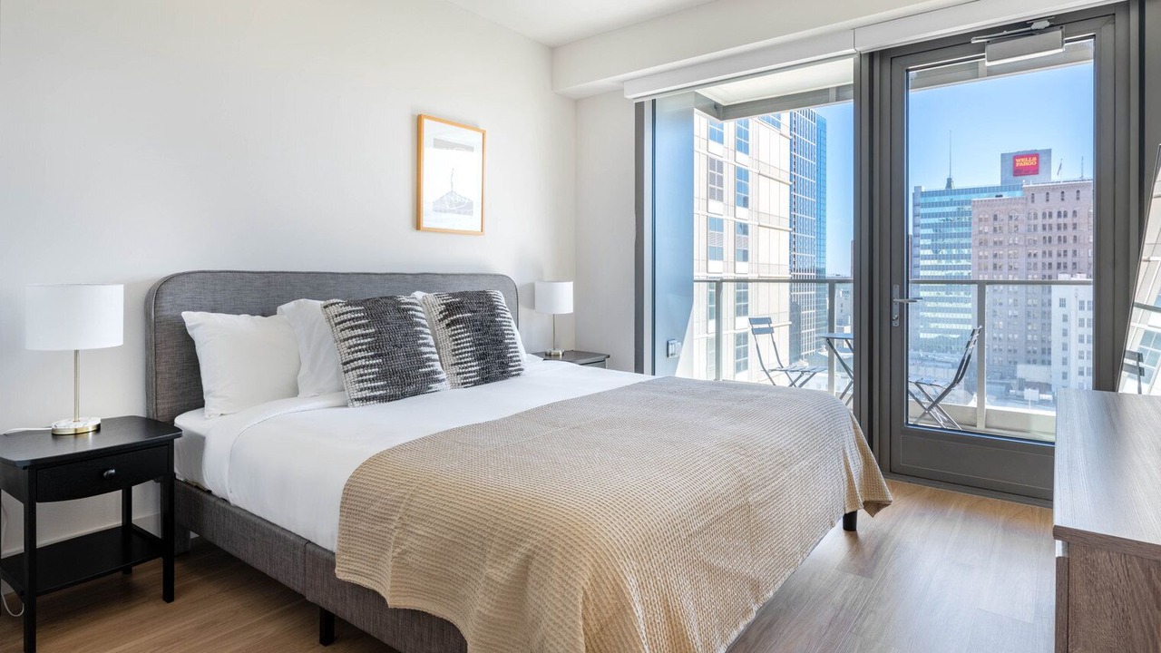 Photo of Bedroom in Downtown Oakland