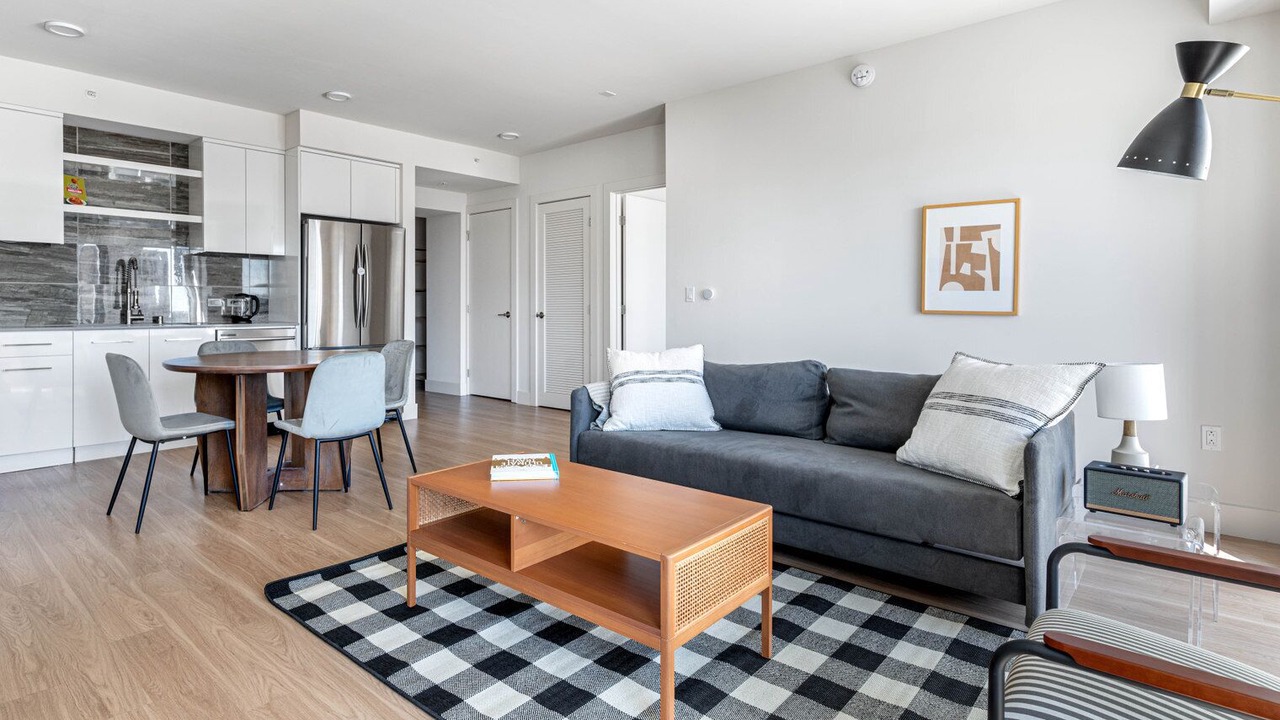 Photo of Livingroom in Downtown Oakland