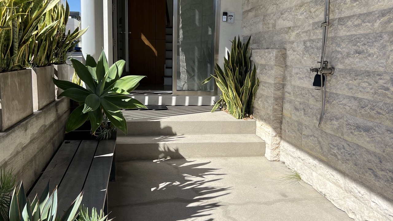 Photo of Outdoor in Gas Lamp Section