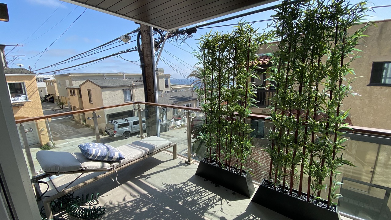 Photo of Patio Balcony in Gas Lamp Section